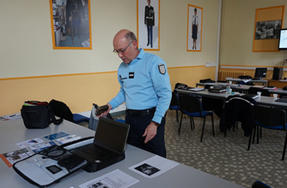 La gendarmerie du Morbihan équipe ses correspondants sûreté d'un kit de prévention